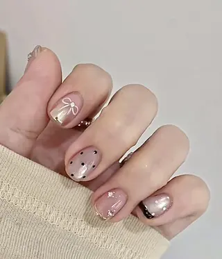 ネイル RAFFINE 月🦋🩵のネイルデザイン