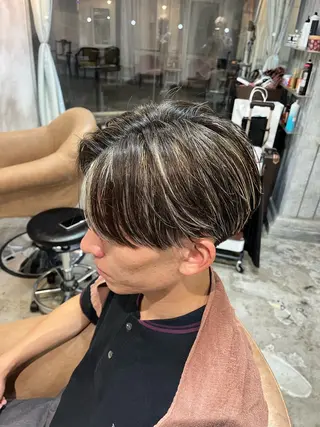 ミディアム カラー 秋葉 玲唯のヘアスタイル