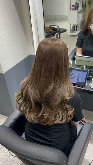 カラー YUDAIブリーチ• カラー/心斎橋•難波のヘアスタイル