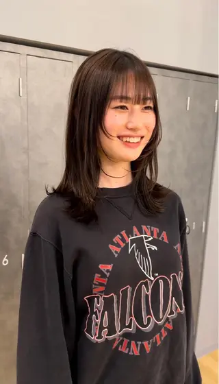 ミディアム 岸本 理希のヘアスタイル