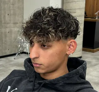 ショート パーマ メンズ era2d所属・マコト/心斎橋 メンズ専門店のヘアスタイル