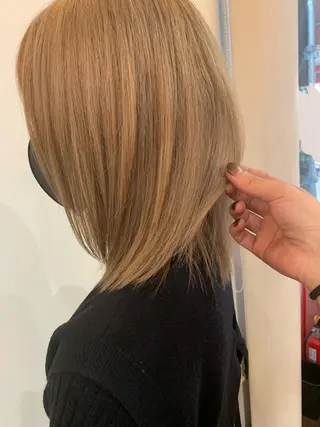 ミディアム カラー ヘアアレンジ 今村公介 ブリーチ特化、派手髪のヘアスタイル