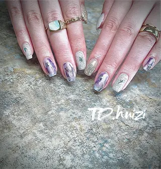 ミディアム めぐみのネイルサロン 惠のネイルデザイン