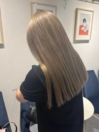 セミロング PREss Natsumiのヘアスタイル