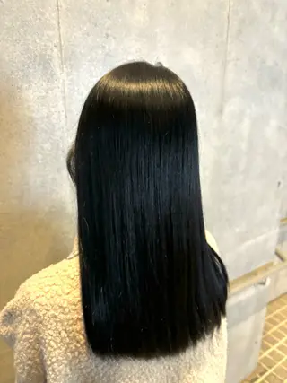 カラー 一目惚れ艶ハイトーン バンド/しほ🪄のヘアスタイル