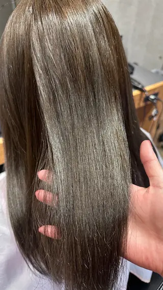 ロング 古川 杏果のヘアスタイル