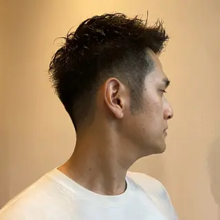 ショート メンズ センターパート/ニ ュアンスパーマのヘアスタイル