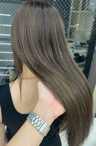 ロング カラー 似合わせレイヤー/ 透明感カラーのヘアスタイル