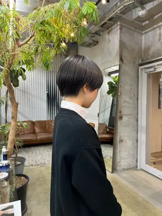 ショート era所属・azumi/ボブ/暖 色/オリーブ/縮毛のヘアスタイル