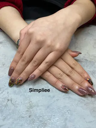 ネイル シンプリーワン 渋谷店🪄MOENAのネイルデザイン