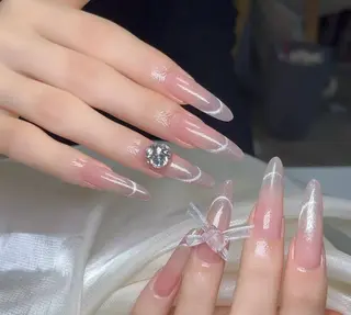 ネイル 高木 維麗絲のネイルデザイン