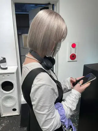 ショート カラー ヘアアレンジ 艶ハイトーン/ヘア アレンジAYAKAのヘアスタイル