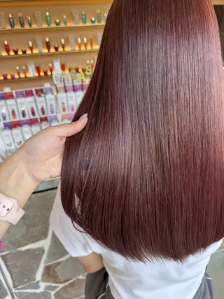 カラー セミロング achieve tillのヘアスタイル