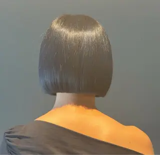 ショート ハイトーン／bob 美容師🧁SONAのヘアスタイル