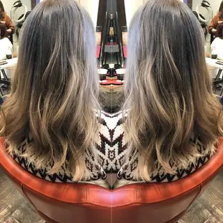 セミロング カラー デザインカラー🌈 高木リョウのヘアスタイル