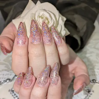 ネイル エステとネイル ローズコンフォートのネイルデザイン