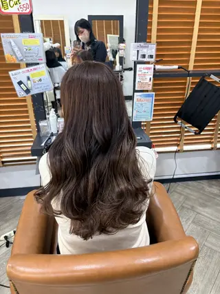 ロング カラー 浦﨑 笑美里のヘアスタイル