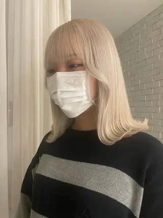 セミロング カラー 艶ハイトーン👑♡ NATSUKIのヘアスタイル