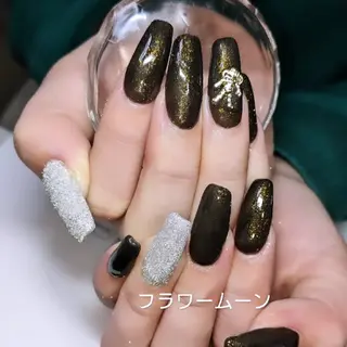 ネイル フラワー ムーンのネイルデザイン