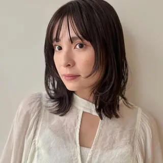 ミディアム あやめ【顔まわり/レ イヤー/柔らかカラ】のヘアスタイル