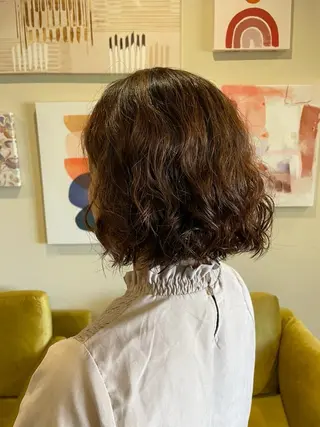 ショート パーマ 栞南🌼/艶カラー/ 髪質改善/ナチュラルのヘアスタイル