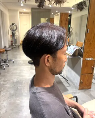 カラー メンズ 小木曽 里華のヘアスタイル