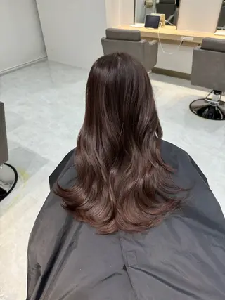 セミロング グレージュ/レイヤー ふうか　渋谷のヘアスタイル