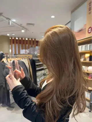 ロング 肌なじみベージュ 🦋azu🦋のヘアスタイル