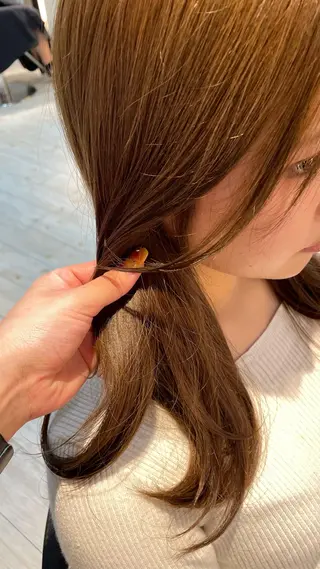 セミロング カラー ブリーチ/髪質改善/ ハイトーン/暖色のヘアスタイル