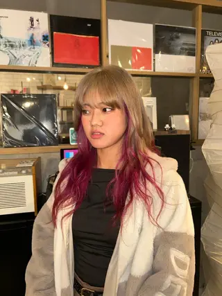 カラー 植田 瑠菜のヘアスタイル