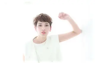 ショート カラー パーマ 奥野 紗弓のヘアスタイル