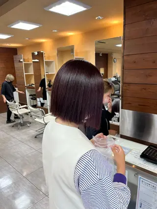 ショート カラー ヘアアレンジ インナー×縮毛矯正 ピンクカラー澤井里菜のヘアスタイル