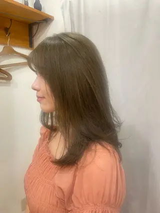 セミロング momoka ［pejite]のヘアスタイル