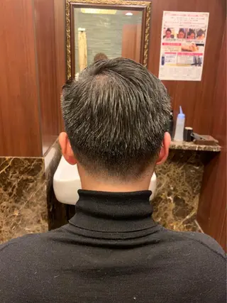 メンズ ヒロ銀座所属・小林 あいのヘアスタイル