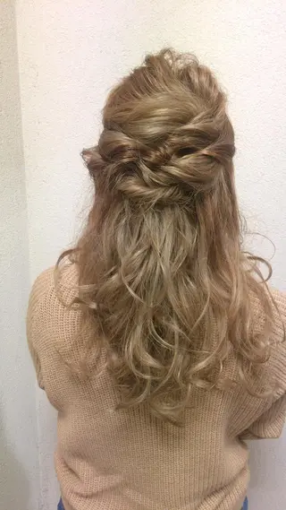 ロング ヘアアレンジ G LUX(ジールクス)所属・清水 まなのマツエク・マツパデザイン