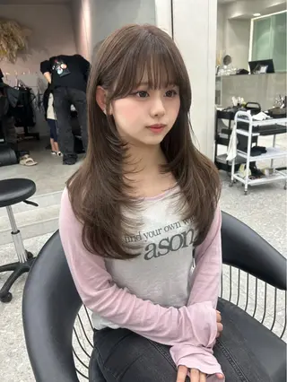 ロング Lond Le'a /ハイトーンカラーのヘアスタイル