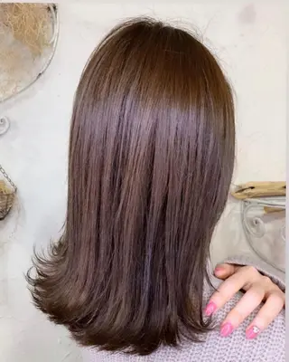 ミディアム 深沢 秀のヘアスタイル