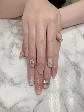 ネイル はな💎ネイル ワンホン、長さ出しのネイルデザイン