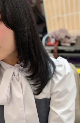 ミディアム 宮内 陽菜のヘアスタイル