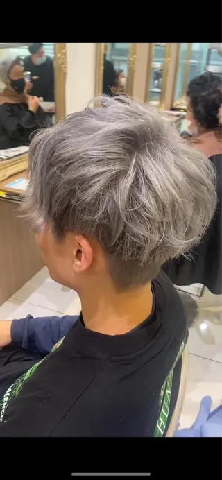 カラー メンズ 古川 琴美のヘアスタイル