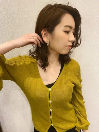 ミディアム カラー 岡田 拓也のヘアスタイル