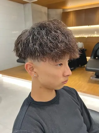 ショート パーマ メンズ 豊崎 佑輔のヘアスタイル