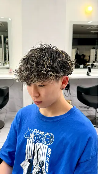 ミディアム カラー パーマ ヘアアレンジ メンズ SALOWIN藤沢店所属・艶カラー の達人のヘアスタイル