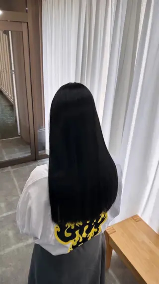 ロング 山下 華夢のヘアスタイル