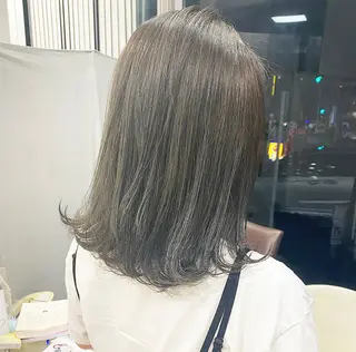 ミディアム カラー 滝本 里実のヘアスタイル
