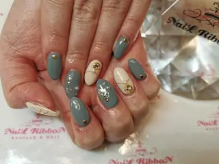 ネイル ネイルリボン 受付スタッフのネイルデザイン