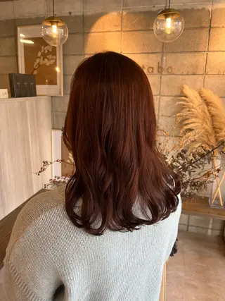 ミディアム カラー 狩野 くるみのヘアスタイル