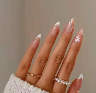 ネイル 高木 維麗絲のネイルデザイン