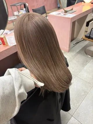 セミロング 鈴木瑛里／ブロンド ベージュ／男女のヘアスタイル