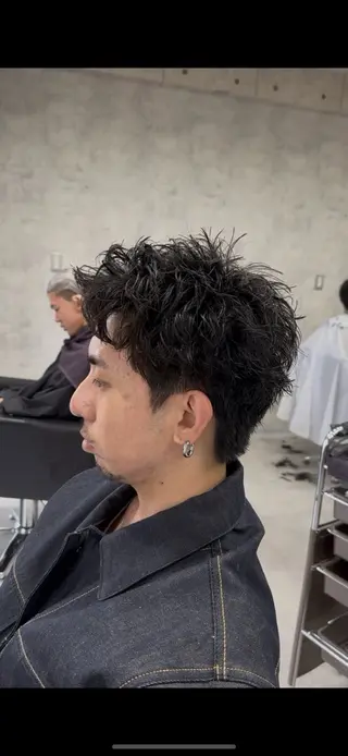 ショート パーマ メンズ ユウ🪄 パーマ指名No1のヘアスタイル